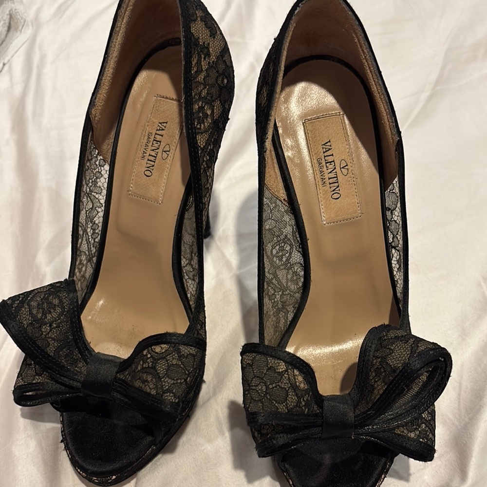 Valentino Black Heels with Bow and Pointed Toe